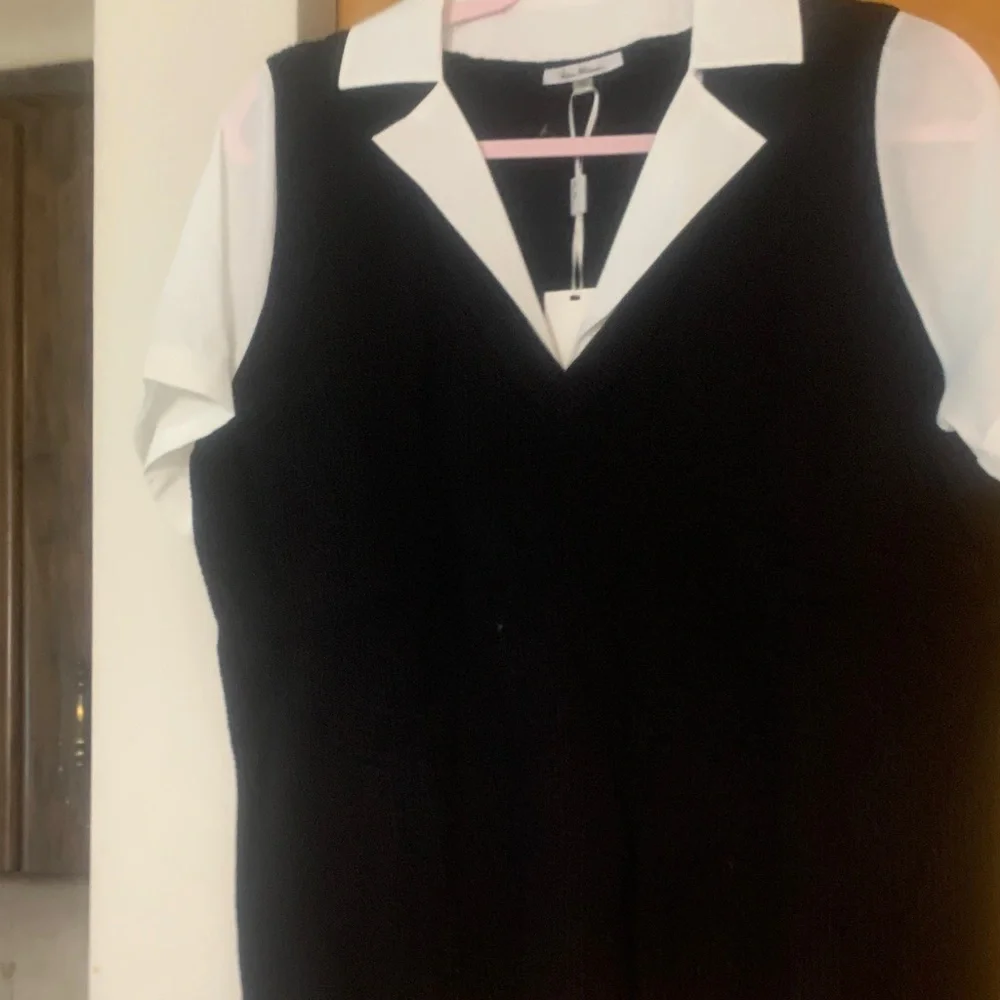 Black Knit Collared vest with White Collar(spare room) - Picture 1 of 5
